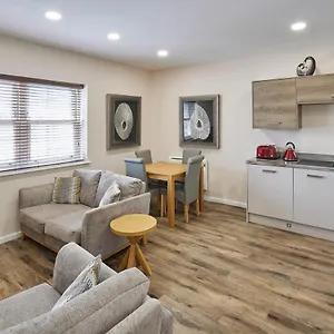 Apartment Host & - Harbour View, Whitby